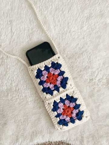 Crochet Mobile Pouch in white and beautiful color cimbination