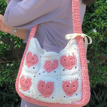Beautiful flower bag in white and pink color
