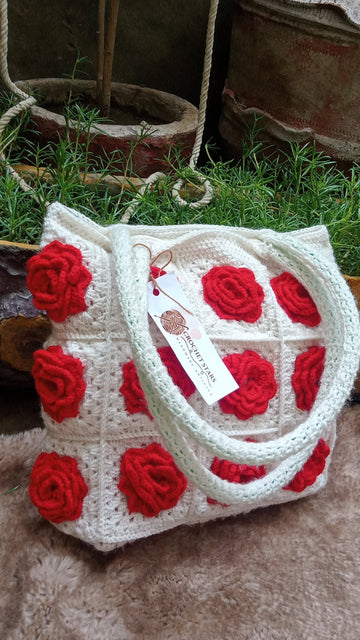 Beautiful Crochet Bag in Red Flowers