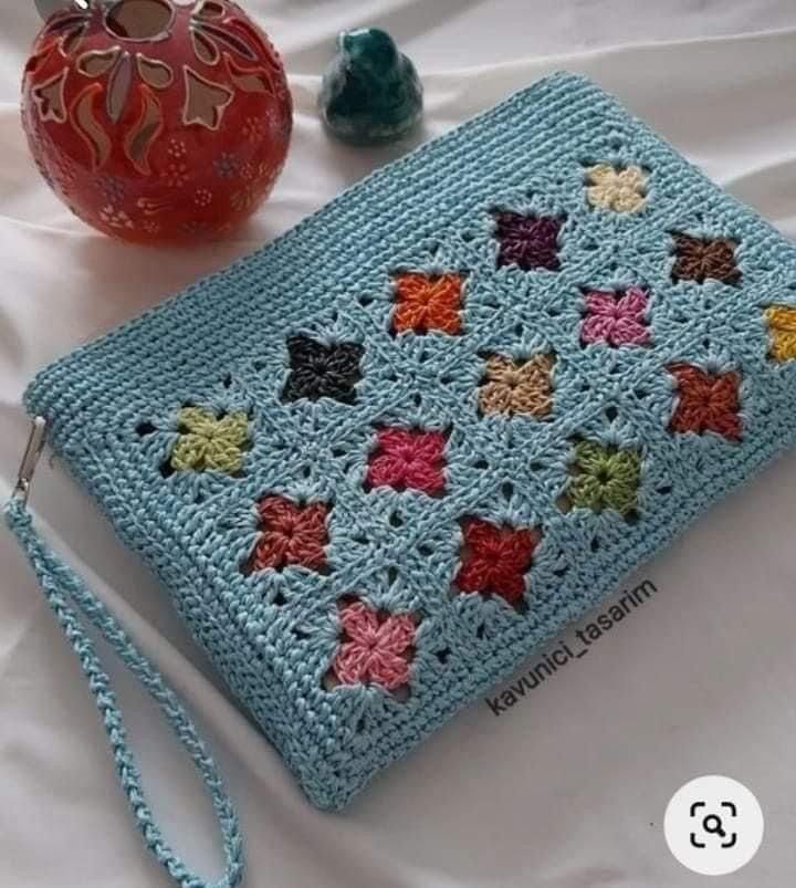 Crochet clutch