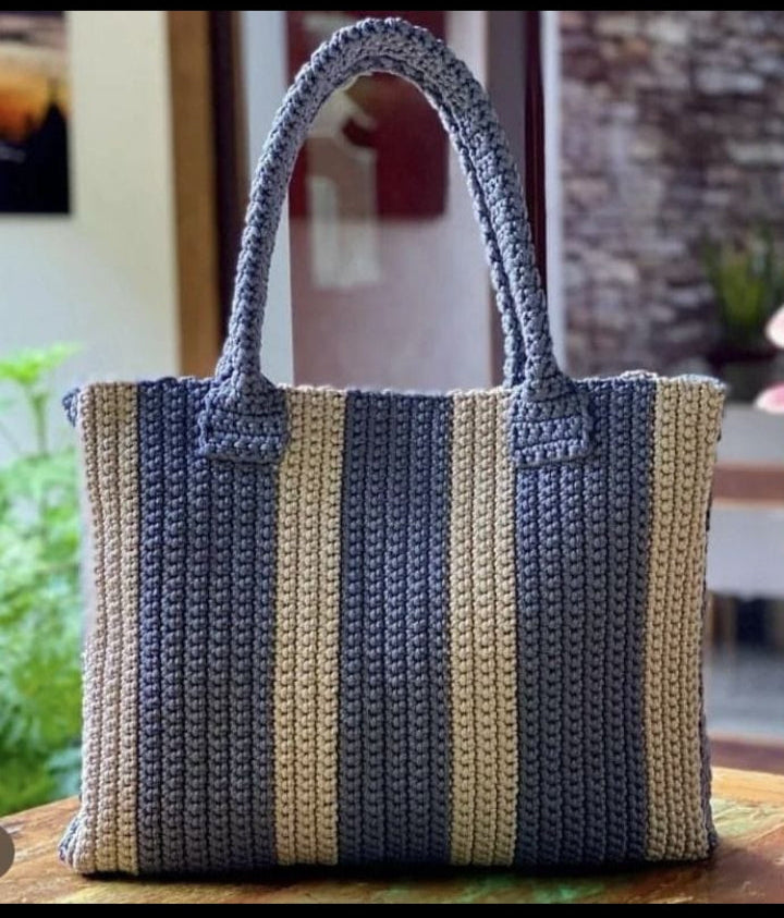 Crochet Bag in Grey and Off-White color