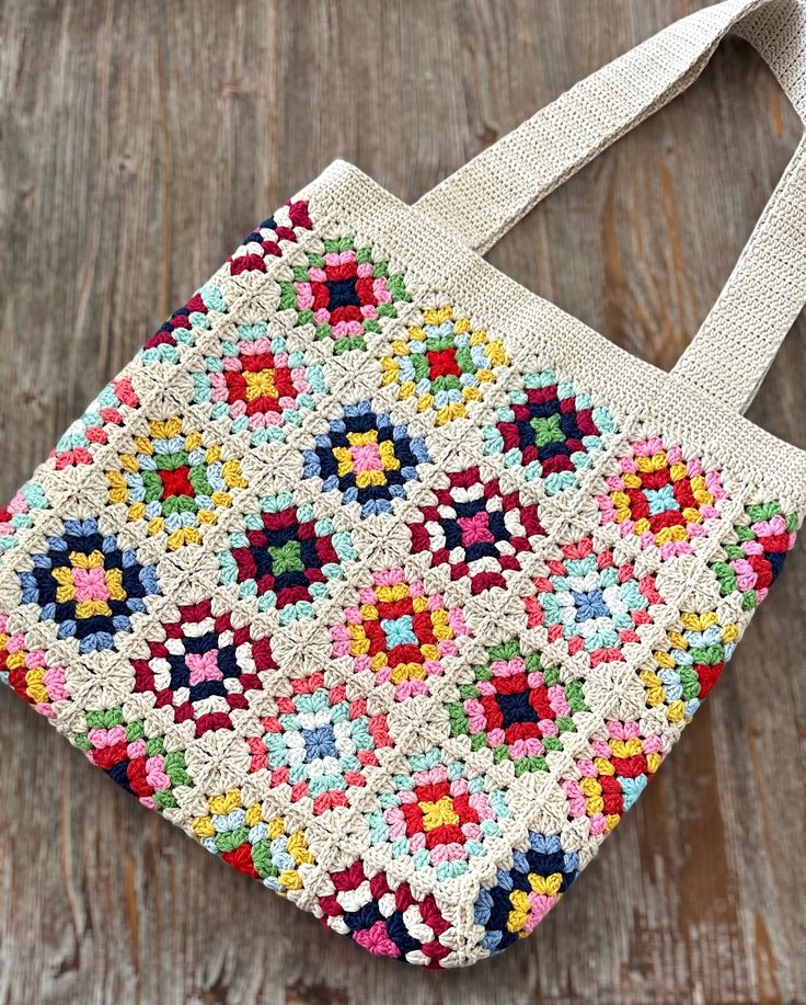 Skin tote bag in multi color combinations