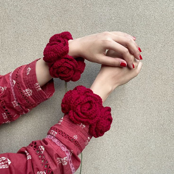 Red rose gajree