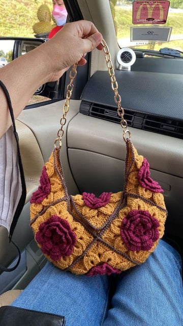 Beautiful ladies cross body bag with unique design